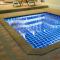 Полезные советы по применению плитки для бассейна: идеи дизайна и оформления Плитка вокруг бассейна в помещении